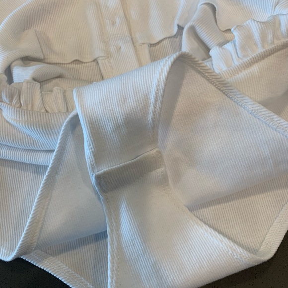 NWT Ruffled Button Front Bodysuit - Picture 5 of 6